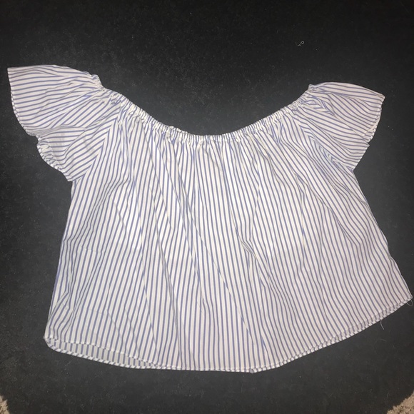 Zara Tops - Off shoulders crop top